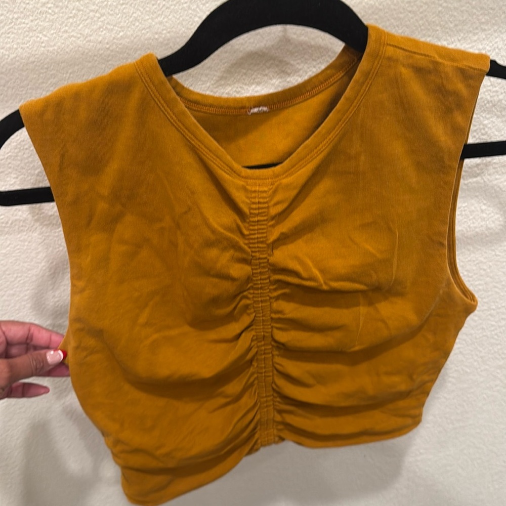 LULULEMON CROP TOP